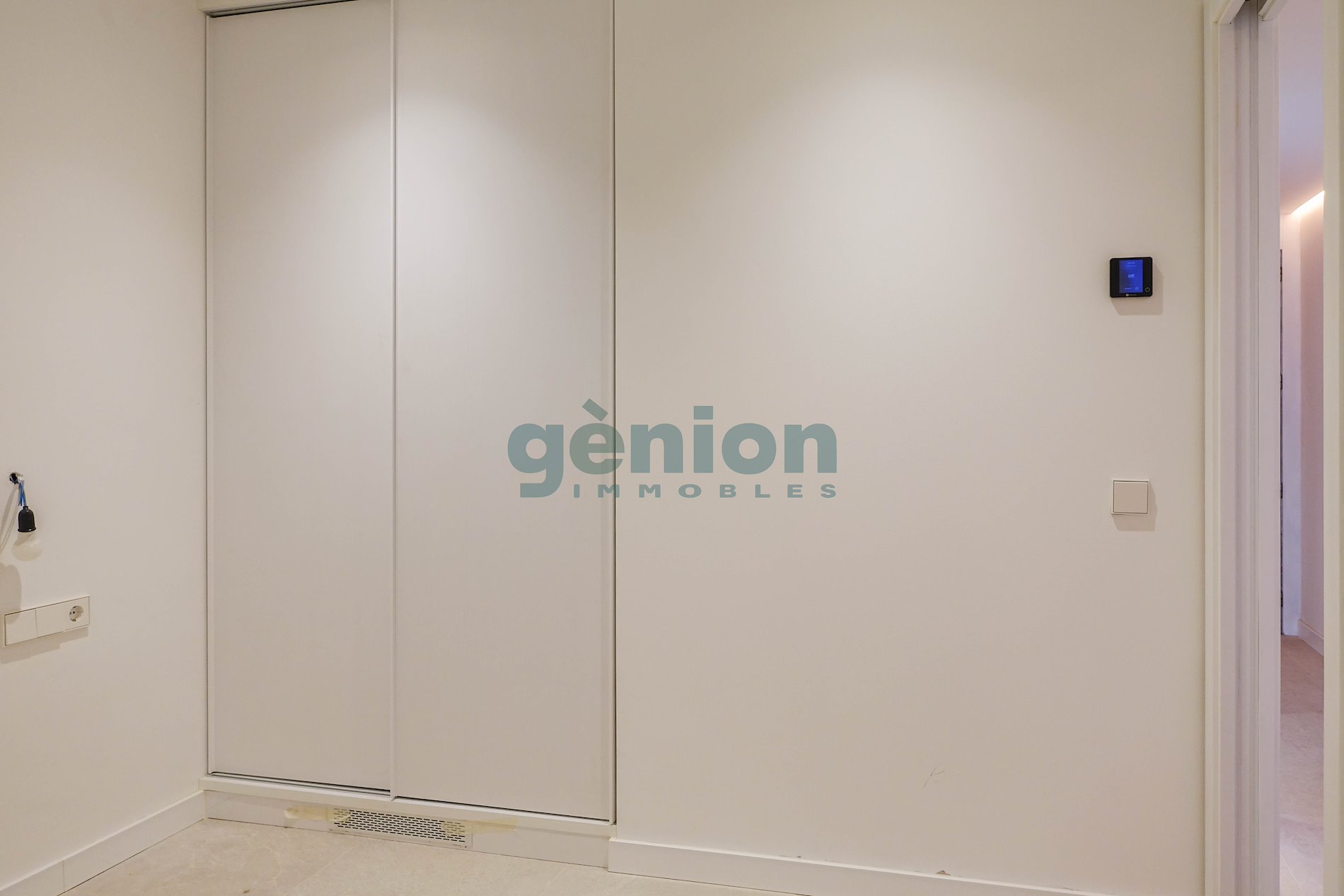 HIGH-FLOOR SEAFRONT APARTMENT, SANT ANTONI DE CALONGE. OPTIONAL PARKING